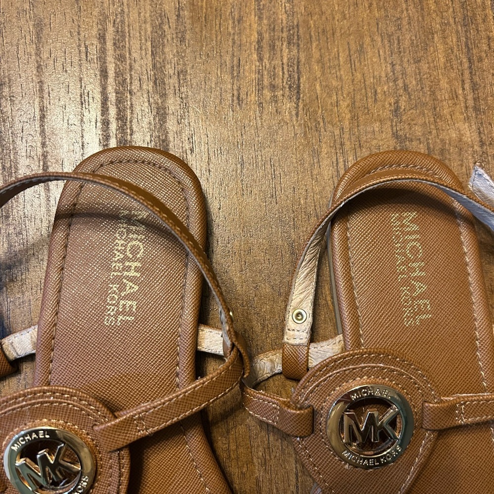 Michael Kors Women’s Gold and Brown Thong Buckle Sandals 7 - Picture 4 of 7